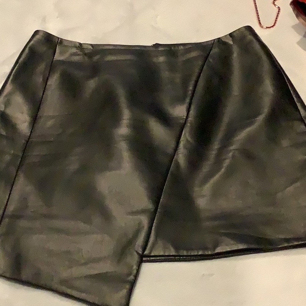 Ted Baker black short leather look skirt